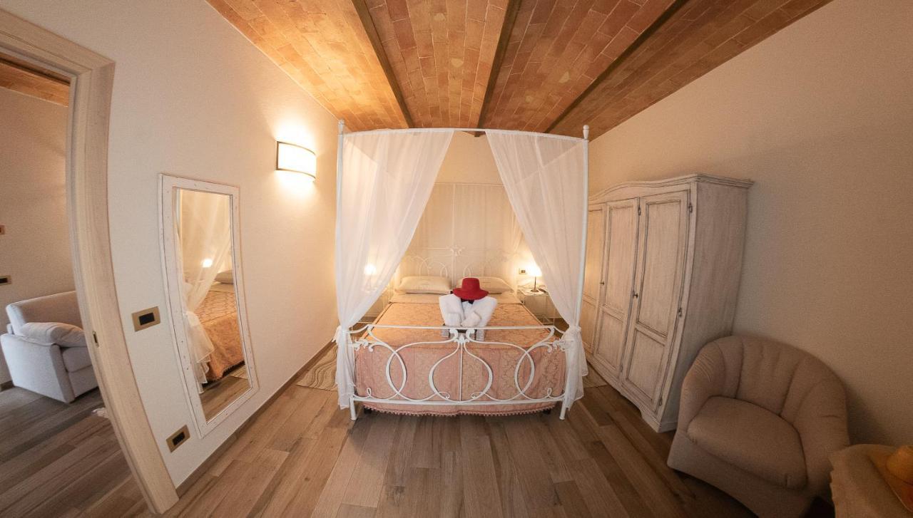 I Due Cipressi Guest House Torrenieri Eksteriør bilde
